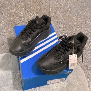 Brand new size 10 adidas oznova triple black